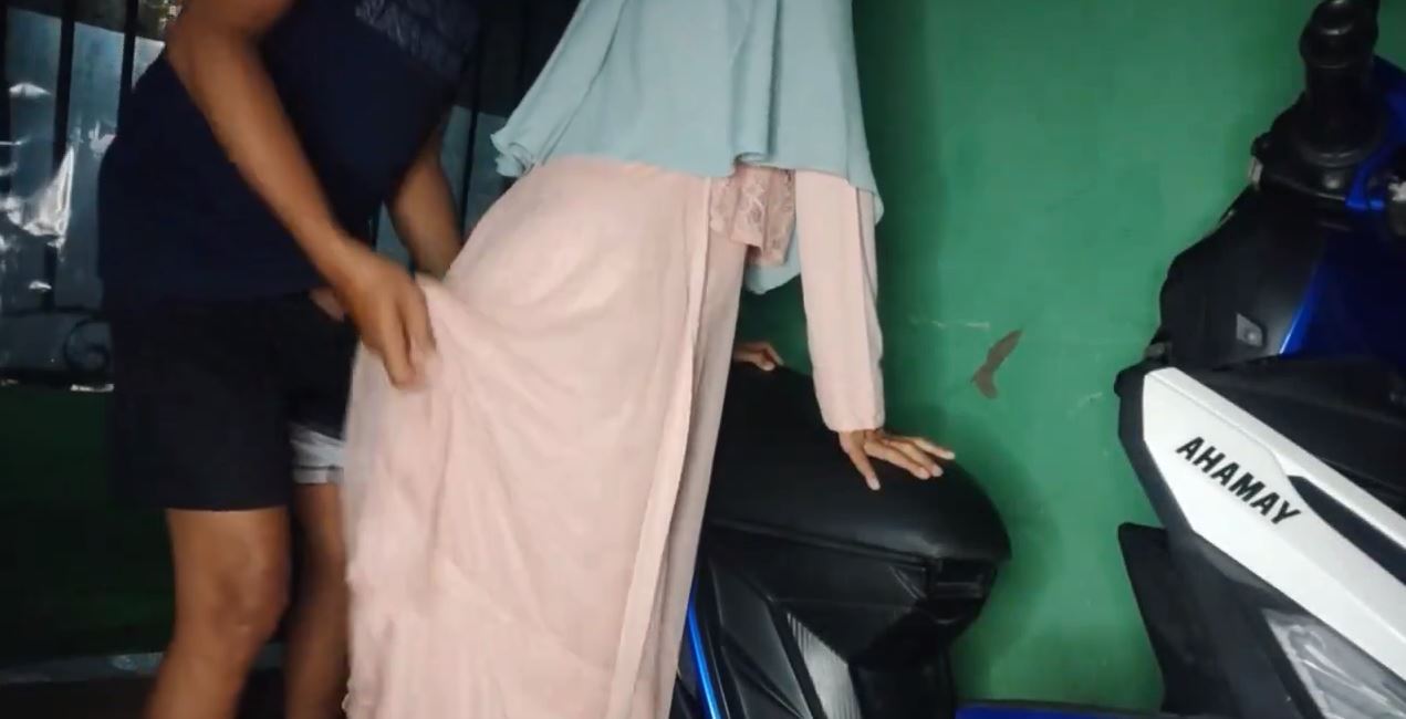 Gadis Hijab Indo Yang Baru Pertama Kali Sampai Keenakan Minta Terus
